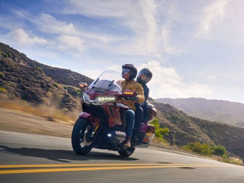 Harga Satu Honda Gold Wing Edisi Spesial 50 Tahun Setara Enam Toyota Calya