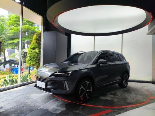 Polytron, Mobil Listrik Polytron, Polytron Buka Showroom Pertama Mobil Listrik, Bengkel Segera Menyusul