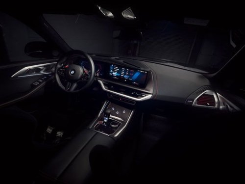 BMW, Merasakan Kencangnya BMW XM Label Red di Mandalika, 0-100 Km per Jam 3,8 Detik!