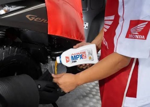 Jangan Anggap Remeh Ganti Oli Motor, Ini Panduan Lengkapnya