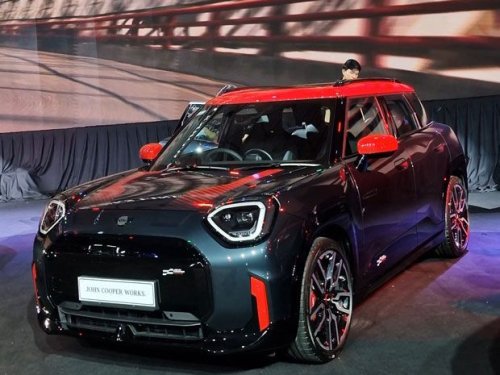 MINI, Agresif, 5 Mobil MINI John Cooper Works Meluncur Sekaligus di Indonesia!