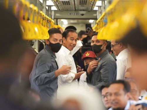 Susah Beli Mobil Esemka, Warga Solo Ini Gugat Jokowi Rp300 Juta