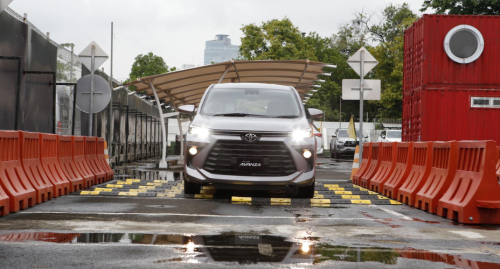 Waspada Berkendara Saat Hujan, Mulai dari Jalan Licin Hingga Lubang Tersembunyi