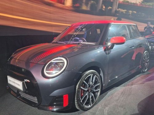 MINI, Agresif, 5 Mobil MINI John Cooper Works Meluncur Sekaligus di Indonesia!