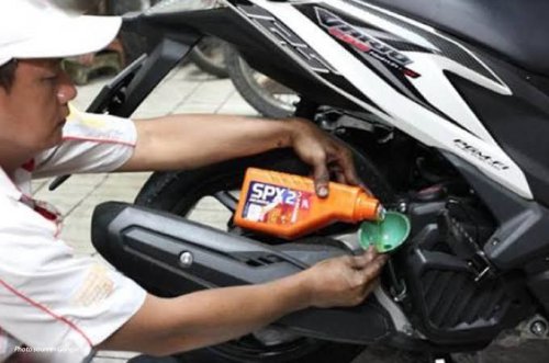 Jangan Anggap Remeh Ganti Oli Motor, Ini Panduan Lengkapnya