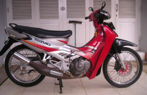 Suzuki , Suzuki Satria 120 Lumba-lumba; Raja Bebek Sport 2-Tak Era 90-an yang Legendaris