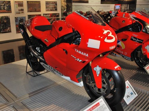 Yamaha, MotoGP, Sejarah Yamaha YZR-M1, Legenda Balap di Kelas Premier MotoGP