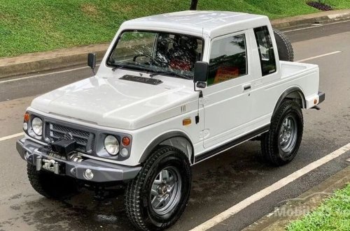 Suzuki , Suzuki Jimny, Asal Usul dan Harga Pasaran Suzuki Jimny Caribian