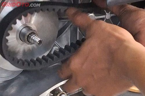 Ini Dampak V-belt Motor Matic Aus Masih Dipakai Terus Buat Ngojek