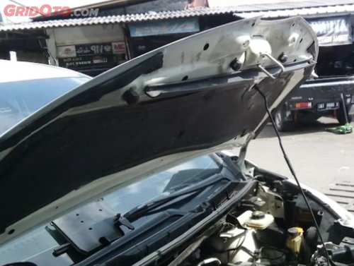 Tips Supaya Karet Engine Hood atau Peredam Kap Mesin Tidak Cepat Getas