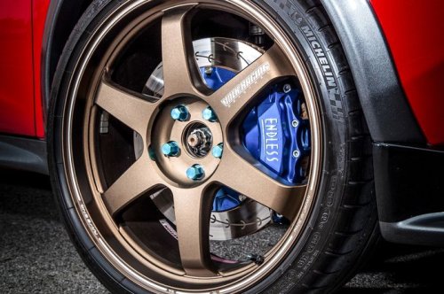 Ini Kelebihan dan Kekurangan Pasang Kaliper Rem Mobil Aftermarket