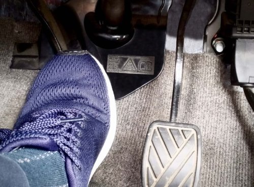 Inilah Penyebab Mobil Tiba-tiba Bau Gosong Saat Lagi Jalan, Simak