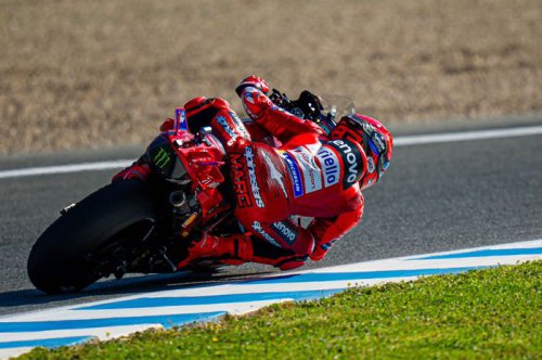 Quartararo Crash, Marc Marquez Cetak Rekor di Sprint MotoGP Spanyol 2025