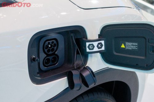 BYD | Colokan BYD Atto 1 Enak Banget, Bisa Dicas Di Rumah Atau SPKLU Fast Charging