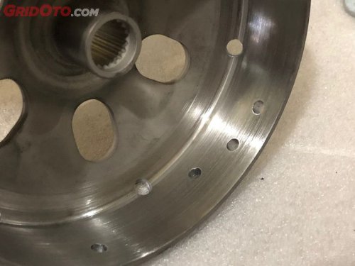 Selain Bikin Enteng, Ini Fungsi Melubangi Mangkok Kampas Ganda Motor Matic