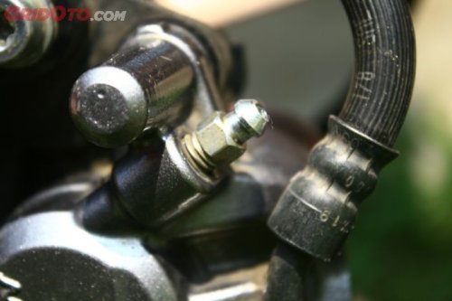 Rem Keras Bahkan Blong Bisa Diobati Komponen Kecil di Kaliper Rem Ini