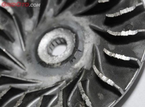 Hati-hati, Mur Pulley Depan Motor Matic Copot Bikin Pusing Tujuh Keliling
