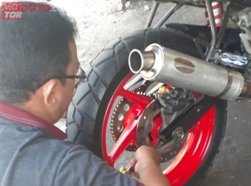 Ini Sebabnya Kalian Wajib Ganti Rantai Motor Saat Mengganti Ukuran Gir