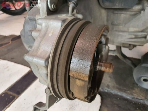 Begini Cara Ampuh Mencegah Rem Tromol Motor Matic Bunyi Berdecit