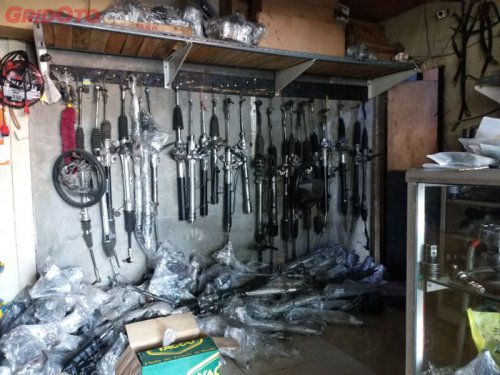 Mitos atau Fakta, Parkir Posisi Ban Mencong Bikin Power Steering Rusak