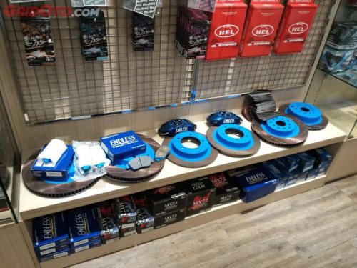 Ini Kelebihan dan Kekurangan Pasang Kaliper Rem Mobil Aftermarket