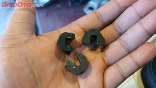 Sepele Tapi Bisa Membuat Tiang Rumah Roller Motor Matic Cepat Tergerus