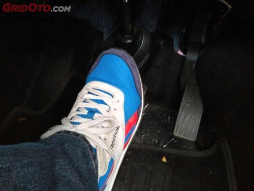Jangan Coba-coba Injak Rem Pakai Kaki Kiri di Mobil Matik, Simak Dampaknya