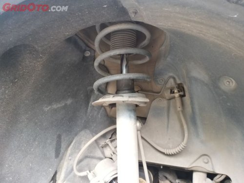 Jarang yang Tahu, Ini Tanda Kalau Sokbreker Mobil Sudah Bocor