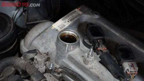 Ganti Oli Mesin Mobil Jangan Disemprot Angin Kompresor, Ini Alasannya