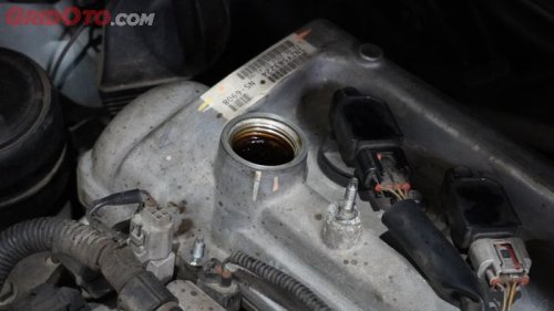 Ganti Oli Mesin Mobil Jangan Disemprot Angin Kompresor, Ini Alasannya