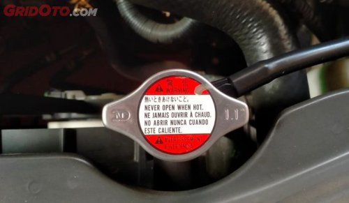 Ini Sebabnya Air Radiator Mobil di Tabung Reservoir Sering Kurang