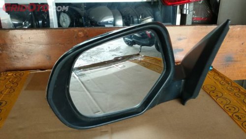 Ternyata Ini Sebabnya Spion Mobil Sebelah Kanan Bisa Lebih Mahal