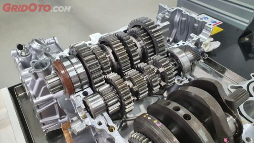 Oper Gigi Motor Tanpa Tarik Kopling Bisa Merusak Mesin?