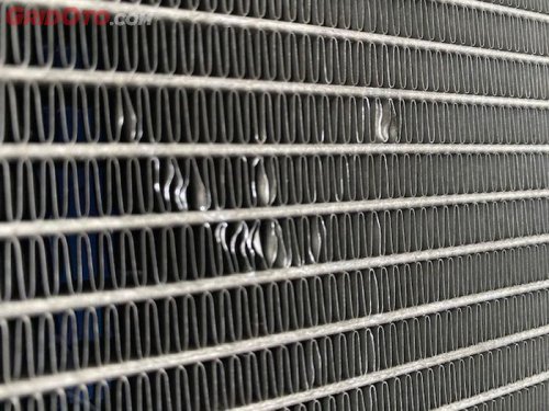 Jangan Anggap Remeh Kisi-Kisi Radiator Mobil Rusak, Ini Dampaknya