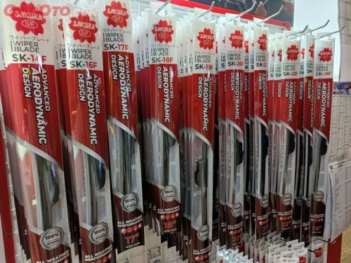 Begini Cara Ganti Karet Wiper Mobil Sendiri, Simak Langkah-langkahnya