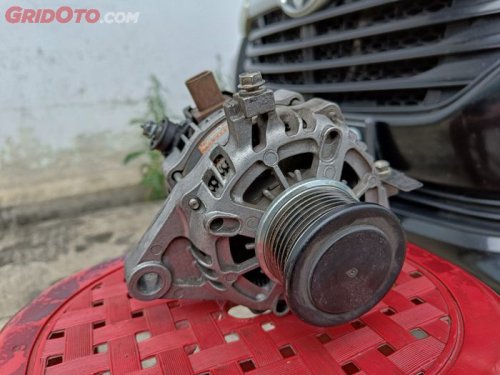 Aki Mobil  Bekas Kalian Cepat Soak, Inilah Beberapa Hal Penyebabnya