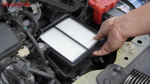 Cara Mudah Ganti Filter Udara Mobil Bekas di Rumah Sendiri, Hemat Biaya