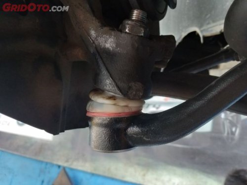Setir Mobil Bergetar Saat Belok? Bisa Jadi Masalah Power Steering