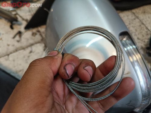 Bikin Sulit Maling Kaca Spion, Ini Biaya Pasang Kabel Sling di Bengkel