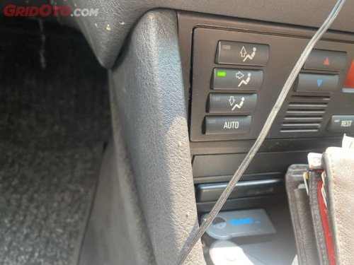 Ini Dua Cara Ampuh Mencegah Serangga Masuk Kabin Mobil Bekas