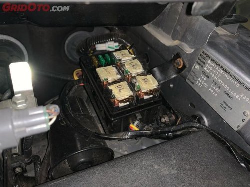Bukan Cuma Dinamo Starter, Ini Penyebab Starter Mobil Macet!