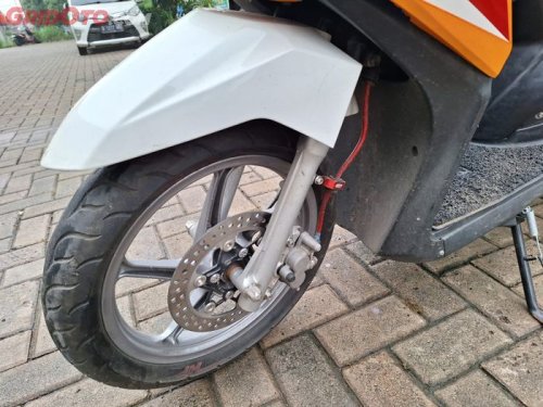 Ini Sebabnya Sokbreker Depan Motor Matic Jeduk Saat Kena Lubang