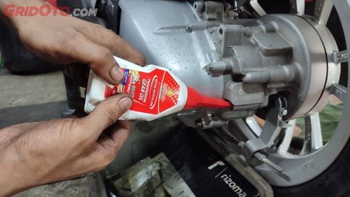 Pakai Cara Ini Gardan Motor Matic Kalian Dijamin Bebas Siul, Simak