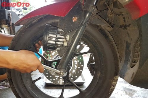 Yamaha, Cara Mengatasi Sok Depan Motor Matic Yamaha Aerox Bunyi Jeduk
