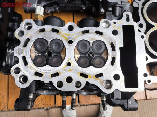 Mesinnya Sudah Lolos Euro 5+, Ini Beda Klep R25 Baru Dengan yang Lama