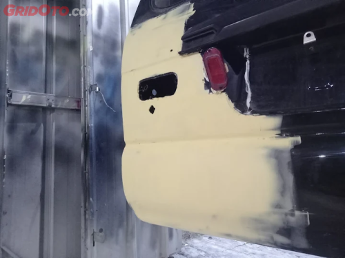 Jangan Cat Ulang Bodi Mobil Kalau Dempulnya Asal, Ini Risikonya!