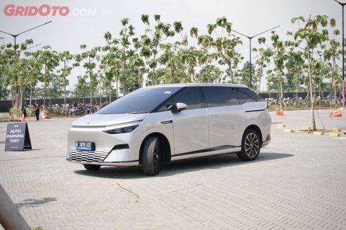 Xpeng | Panjangnya 5 Meter Lebih, Tapi Radius Putar XPENG X9 Bisa Sekecil Ini