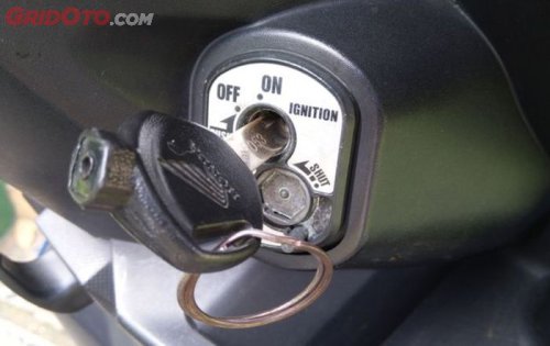 Cairan Ini Ternyata Bisa Bikin Kunci Motor Bekas Bebas Karat Karena Sering Kehujanan