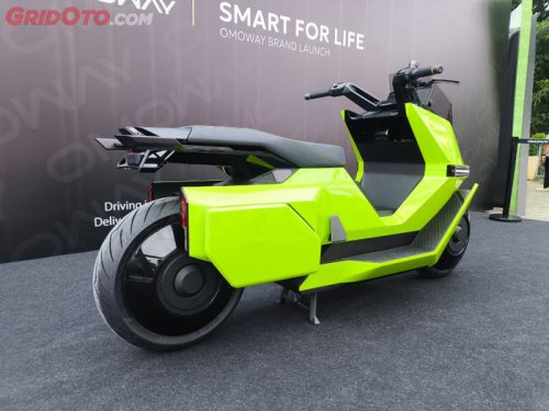 Mirip Mobil, Sepintar Apa Fitur ADAS di Motor Listrik Omoway X?