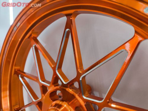 Pelek Motor Casting CNC Jadi Tren, Apa Kelebihannya dari Pelek Casting Biasa?